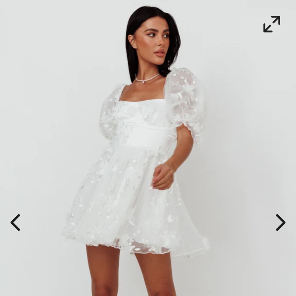 Selfie Leslie White Floral Puff Sleeve Mini Dress